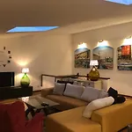 아파트 Frane House *