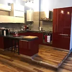 아파트 Frane House *
